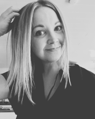 This image has an empty alt attribute; its file name is Nimeton-malli-17-320x400.png